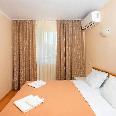 House With Garden Pomorie