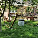 House With Garden Penzion Pomorie