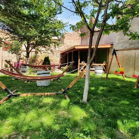 House With Garden *