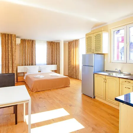 House With Garden 3*