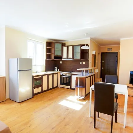 House With Garden בית הארחה